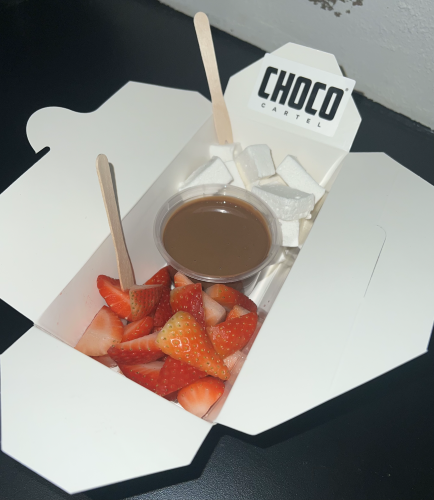 Strawberries & Marshamallow Choc Dip 